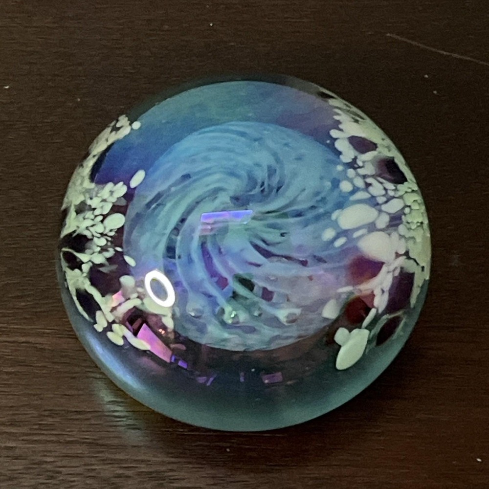 Vintage 1983 The Glass Eye Studio‎ MSH Art Glass Paperweight Iridescent Signed